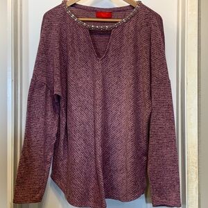 ✨👚💎"Sparkle & Slay: Cozy Top with a Glam Twist 💎👚✨